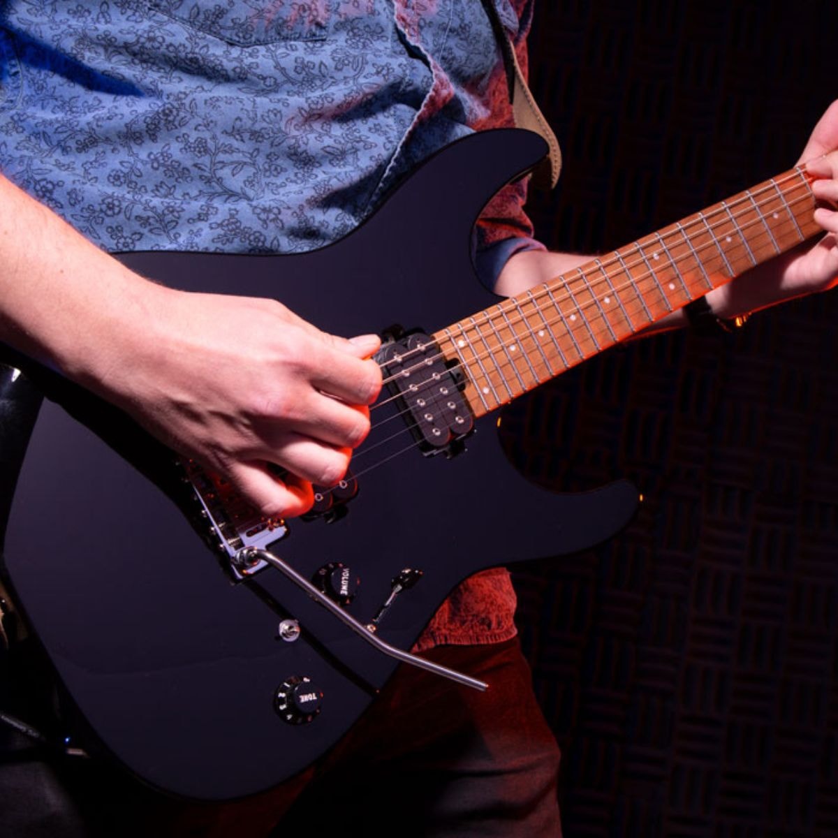 Guitarra Charvel Pro-Mod DK24 HH 2PT CM - Preta