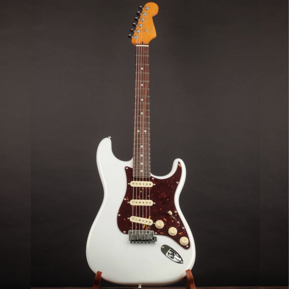 Guitarra Fender American Ultra Stratocaster - Arctic Pearl