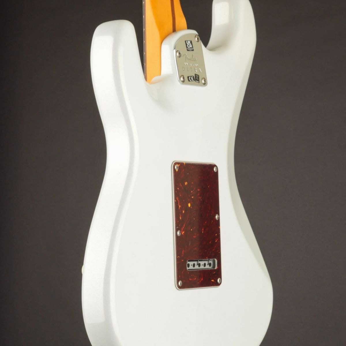 Guitarra Fender American Ultra Stratocaster - Arctic Pearl