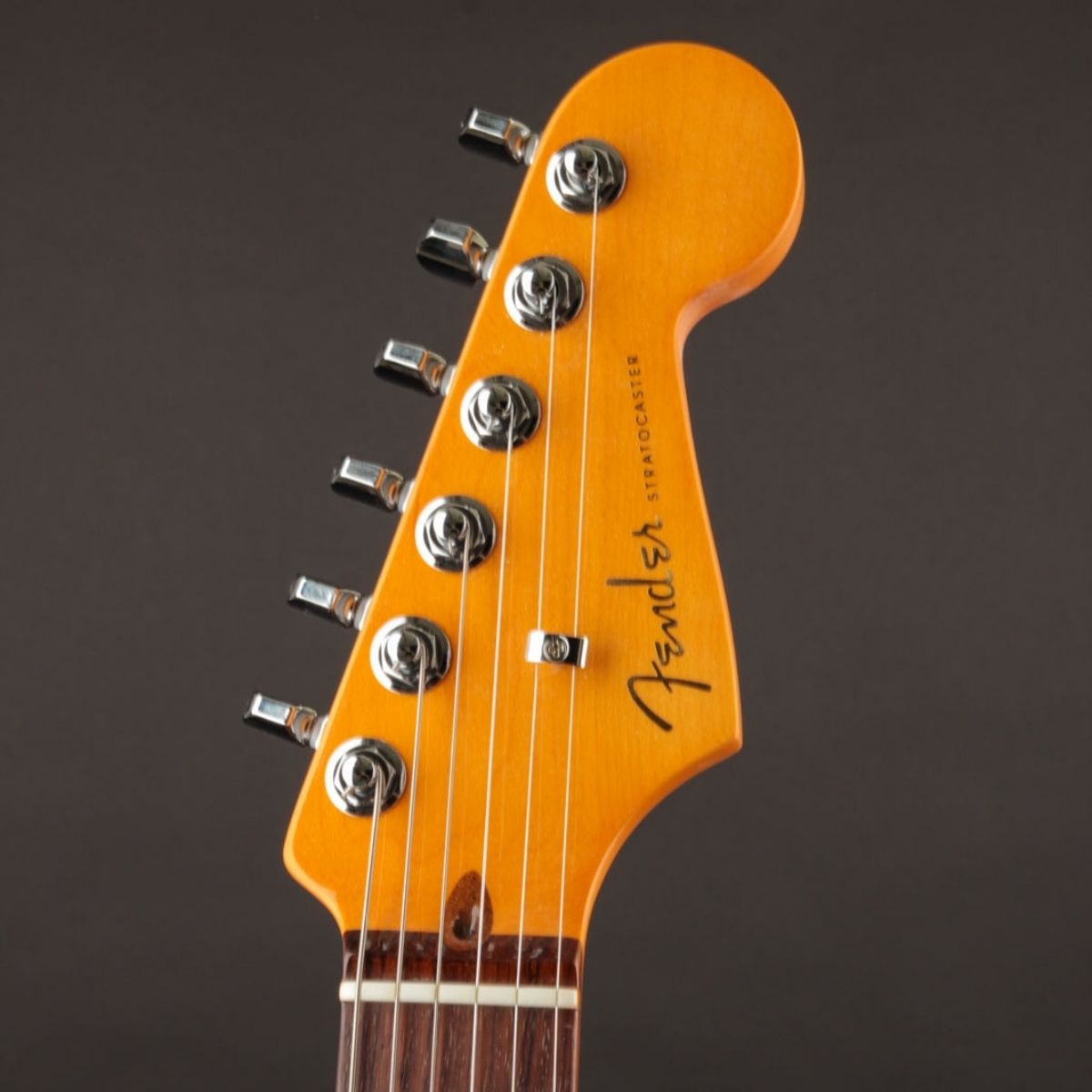 Guitarra Fender American Ultra Stratocaster - Arctic Pearl