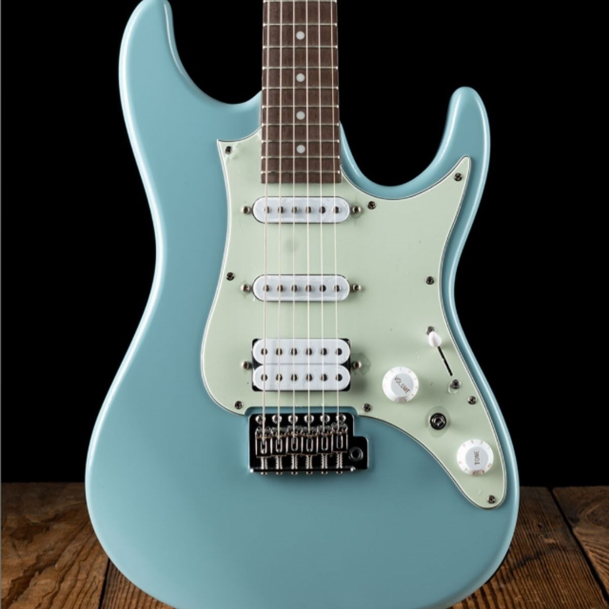 Guitarra Ibanez Strato AZES-40 HSS - Purist Blue