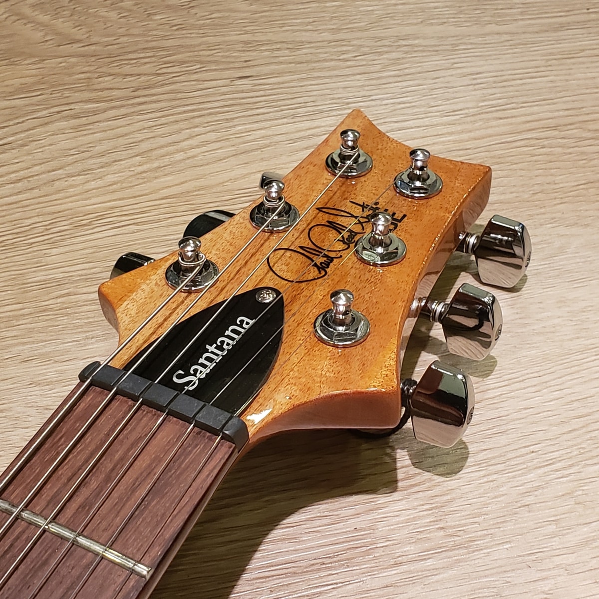 Guitarra SE Signature Santana Sasy