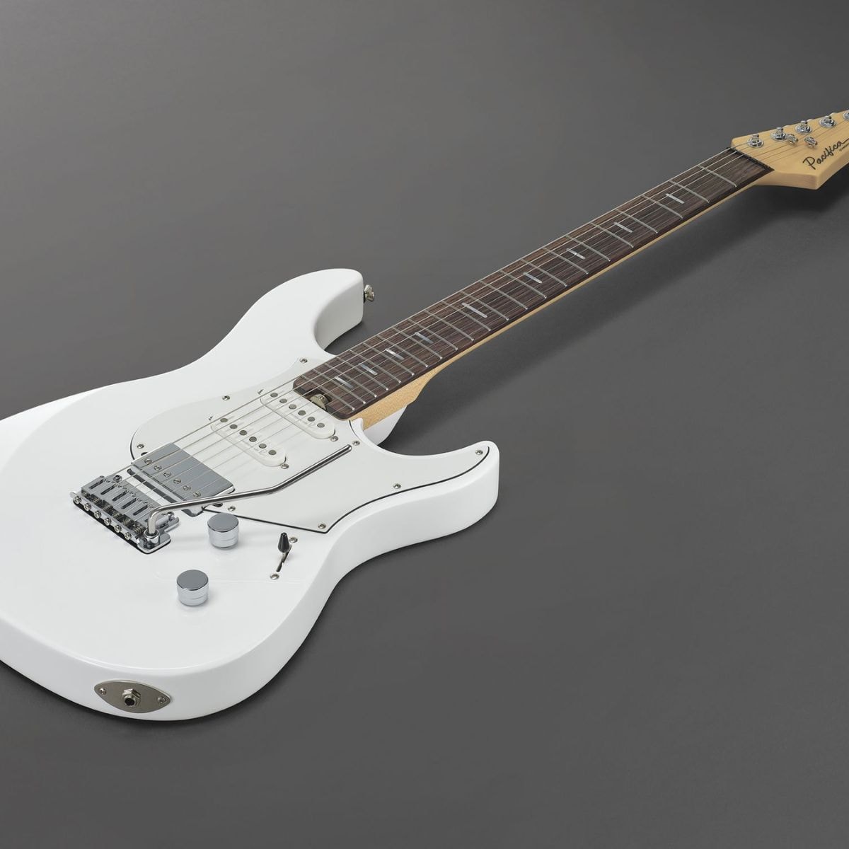 YAMAHA PACIFICA PAC012 ホワイト Guitarra Yamaha Pacifica PAC012 HSS - Branca