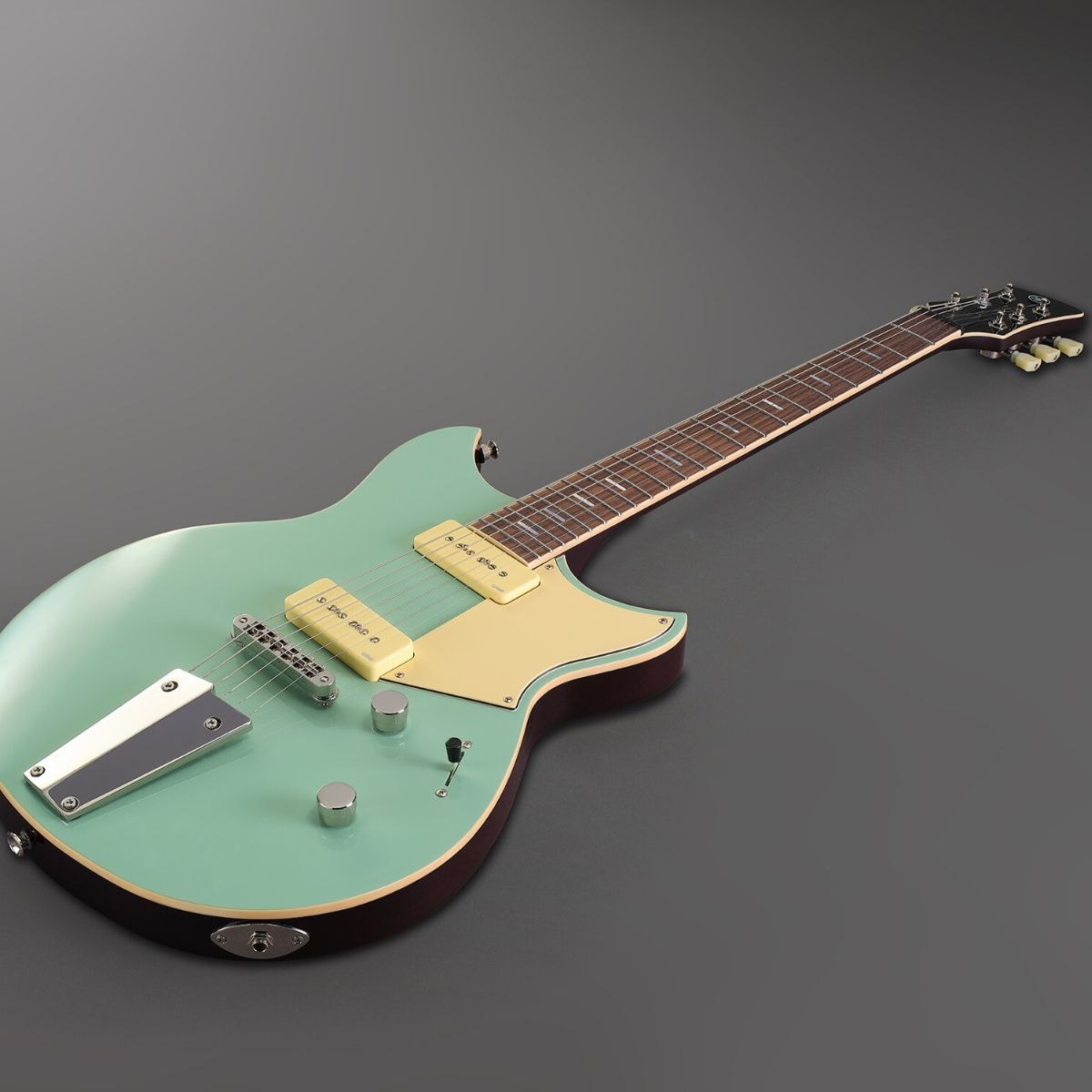 Guitarra Yamaha Revstar RSS02T P90 Sonic Blue