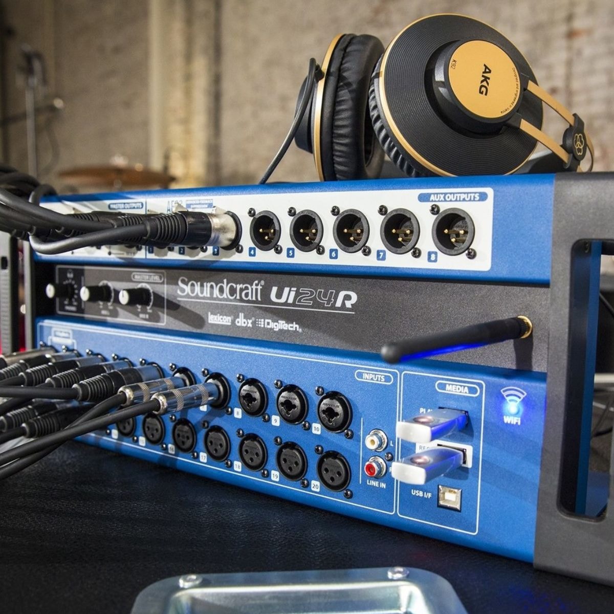 Mixer Digital Soundcraft UI24R de 24 Canais Gravador USB Multi