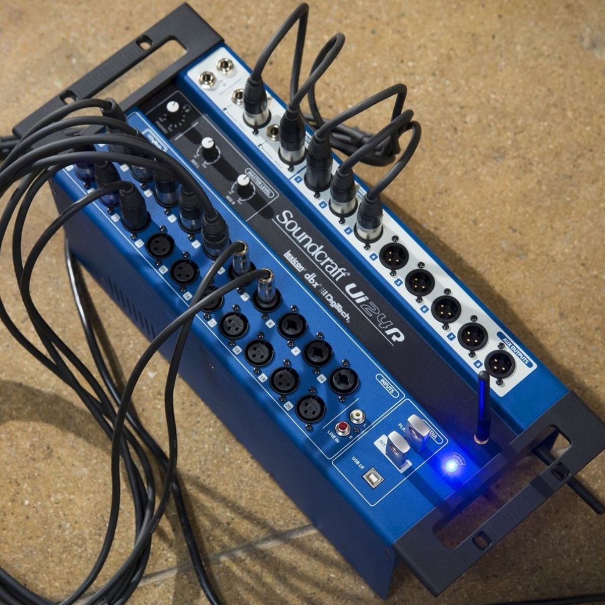 Mixer Digital Soundcraft UI24R de 24 Canais Gravador USB MultiTrack Wifi Made in Brazil