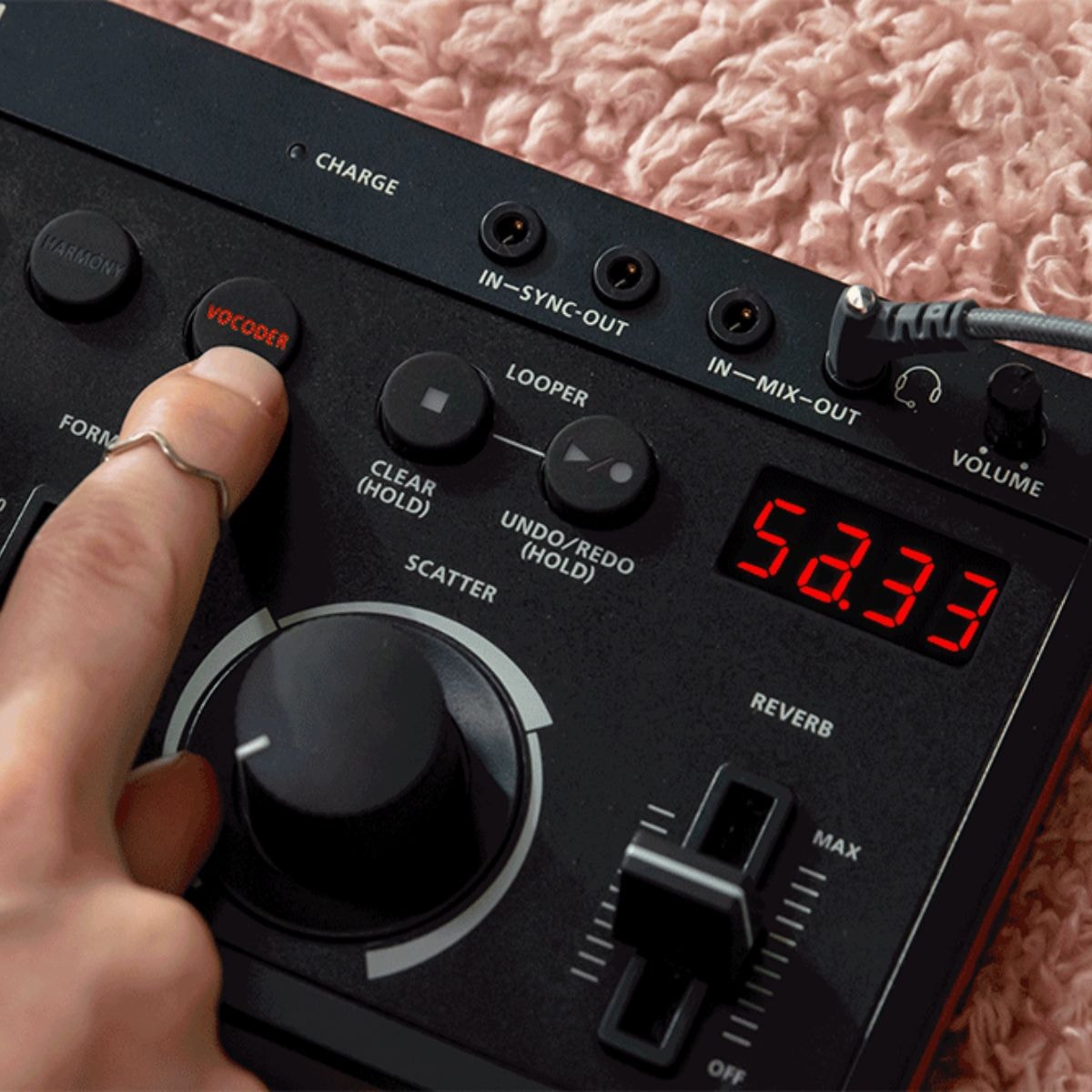 Módulo de Efeitos Roland E-4 Voice Tweaker