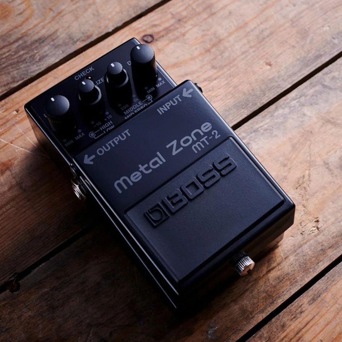 Pedal BOSS de Guitarra Metal Zone MT-2-3A Edição de Aniversário 30
