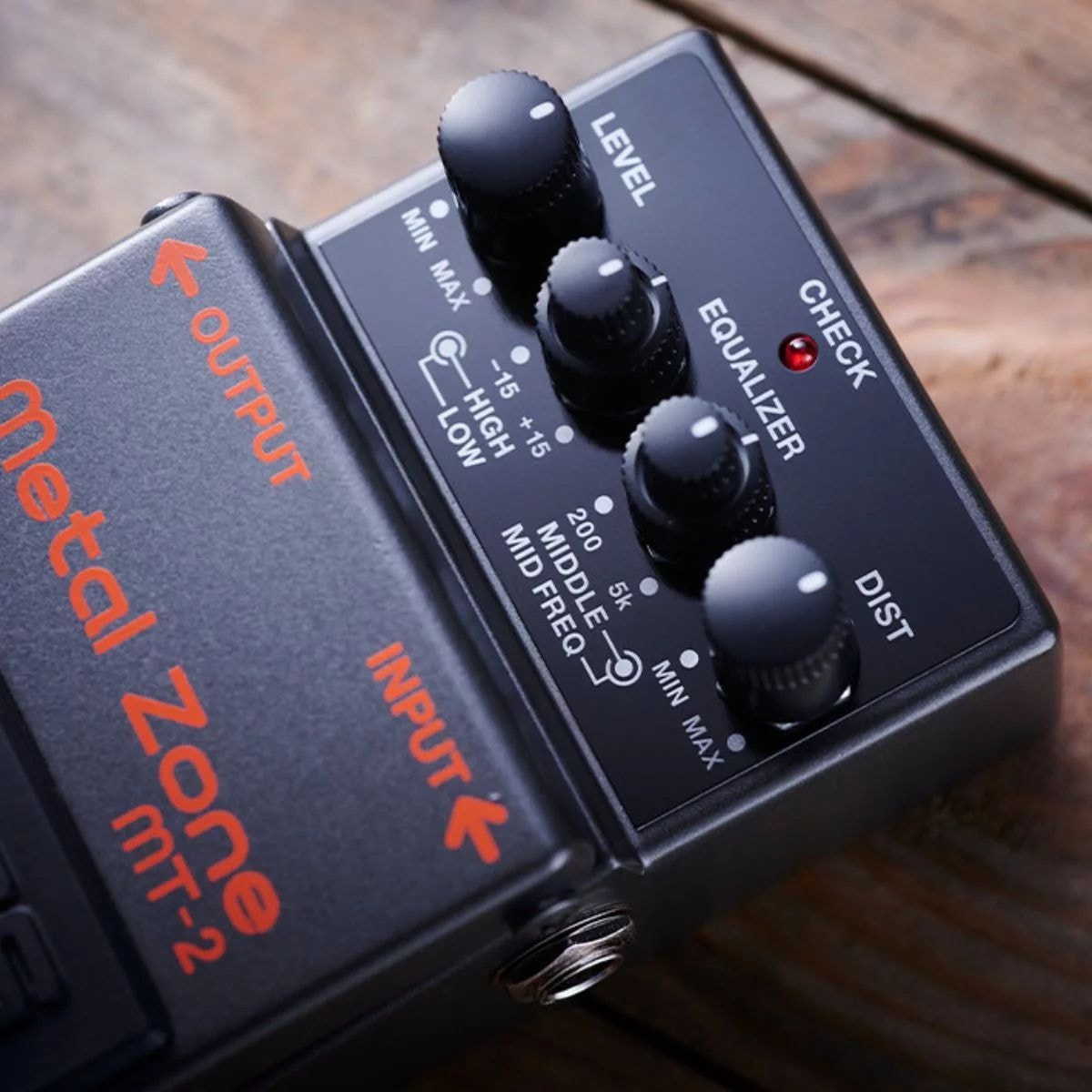 Pedal BOSS para Guitarra Distorção MT-2 Metal Zone