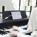 Piano Digital Casio AP-270 com Banco 88 Teclas - Preto