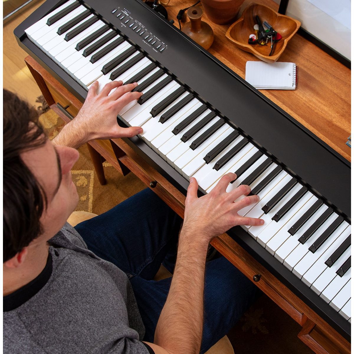 Piano Digital Roland FP-30X com 88 Teclas Sensitivas