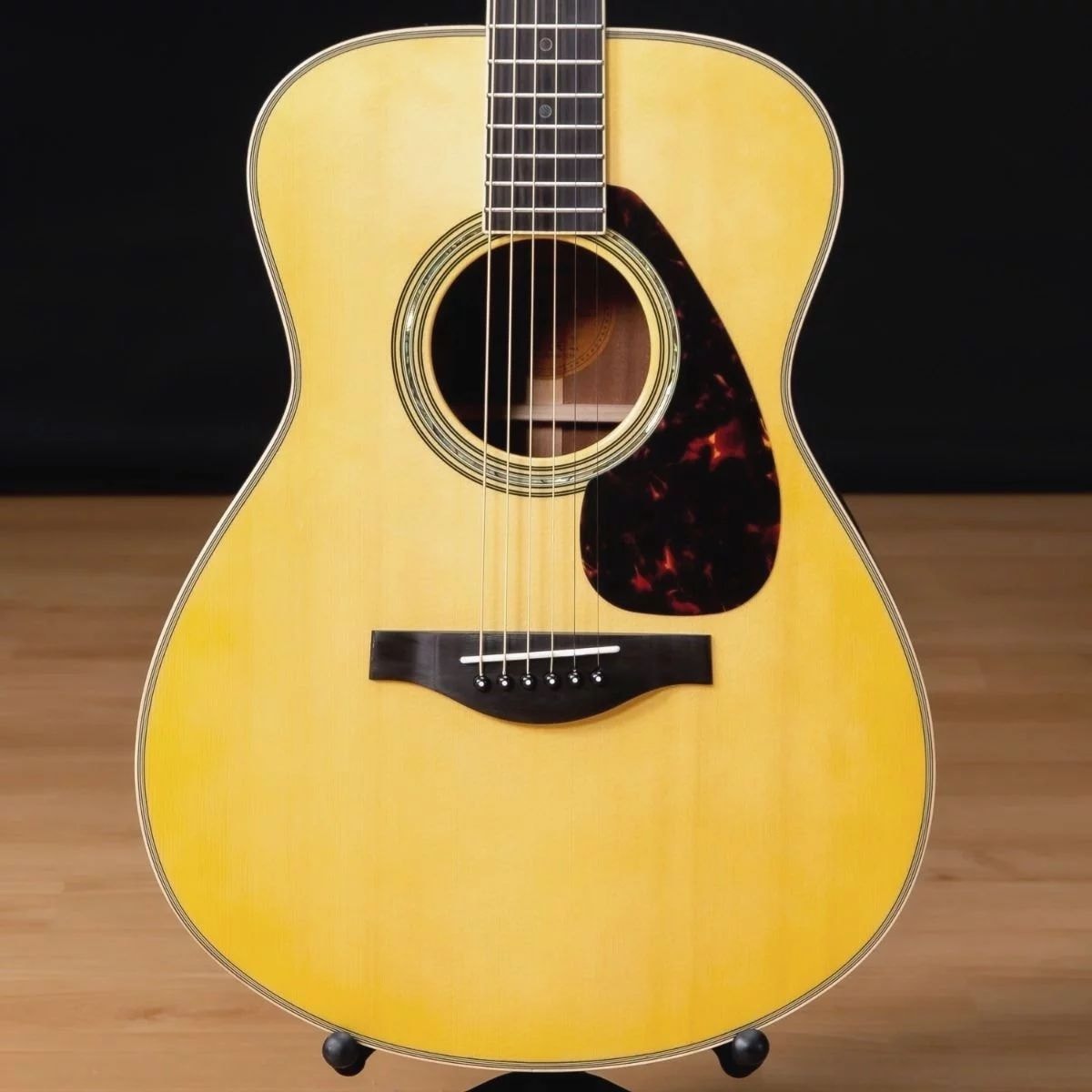Violão Eletroacústico Aço Yamaha LS16M ARE Maciço com Afinador