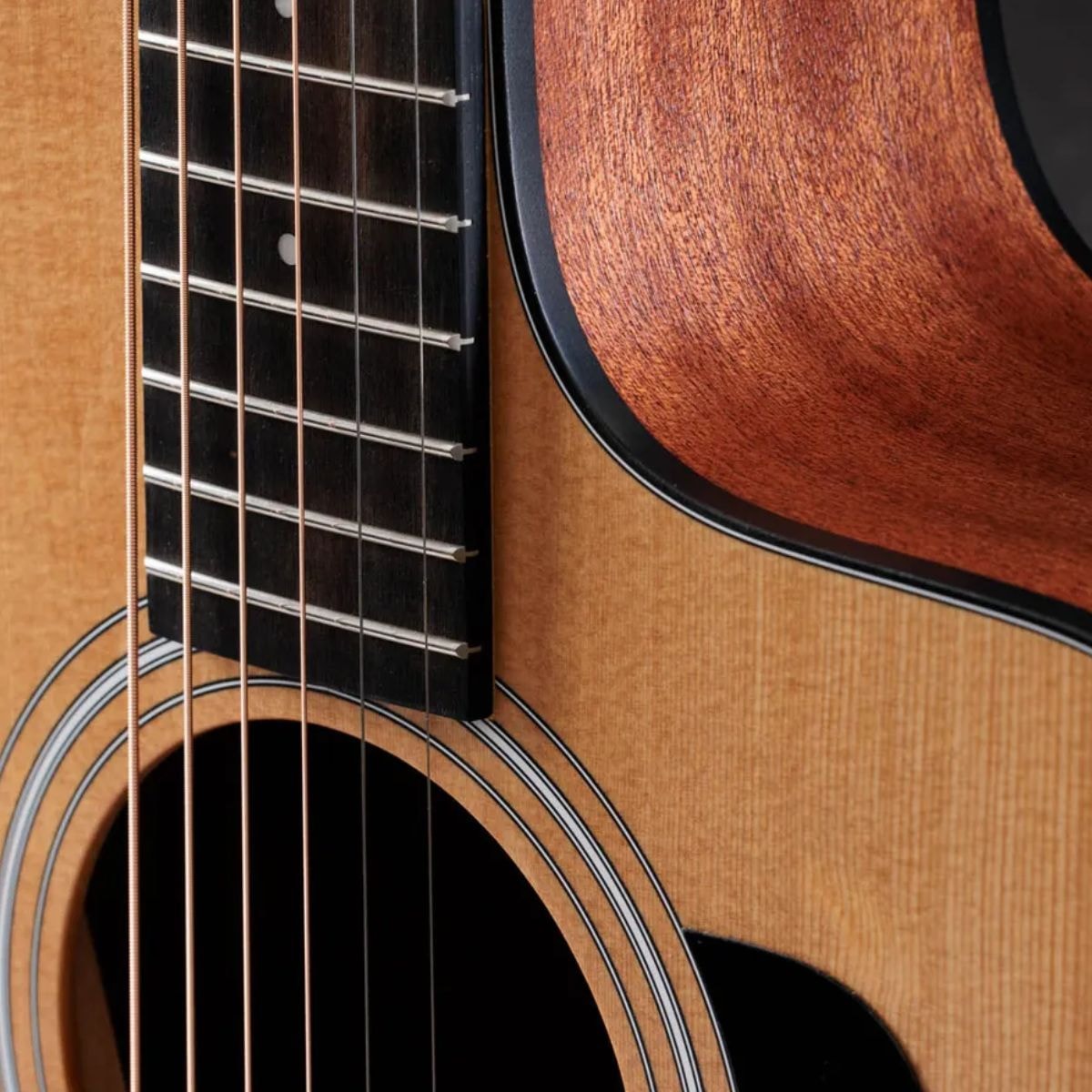 Violão Taylor Eletroacústico Aço 114CE com Gig Bag